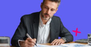 CFO signing a float pool contract